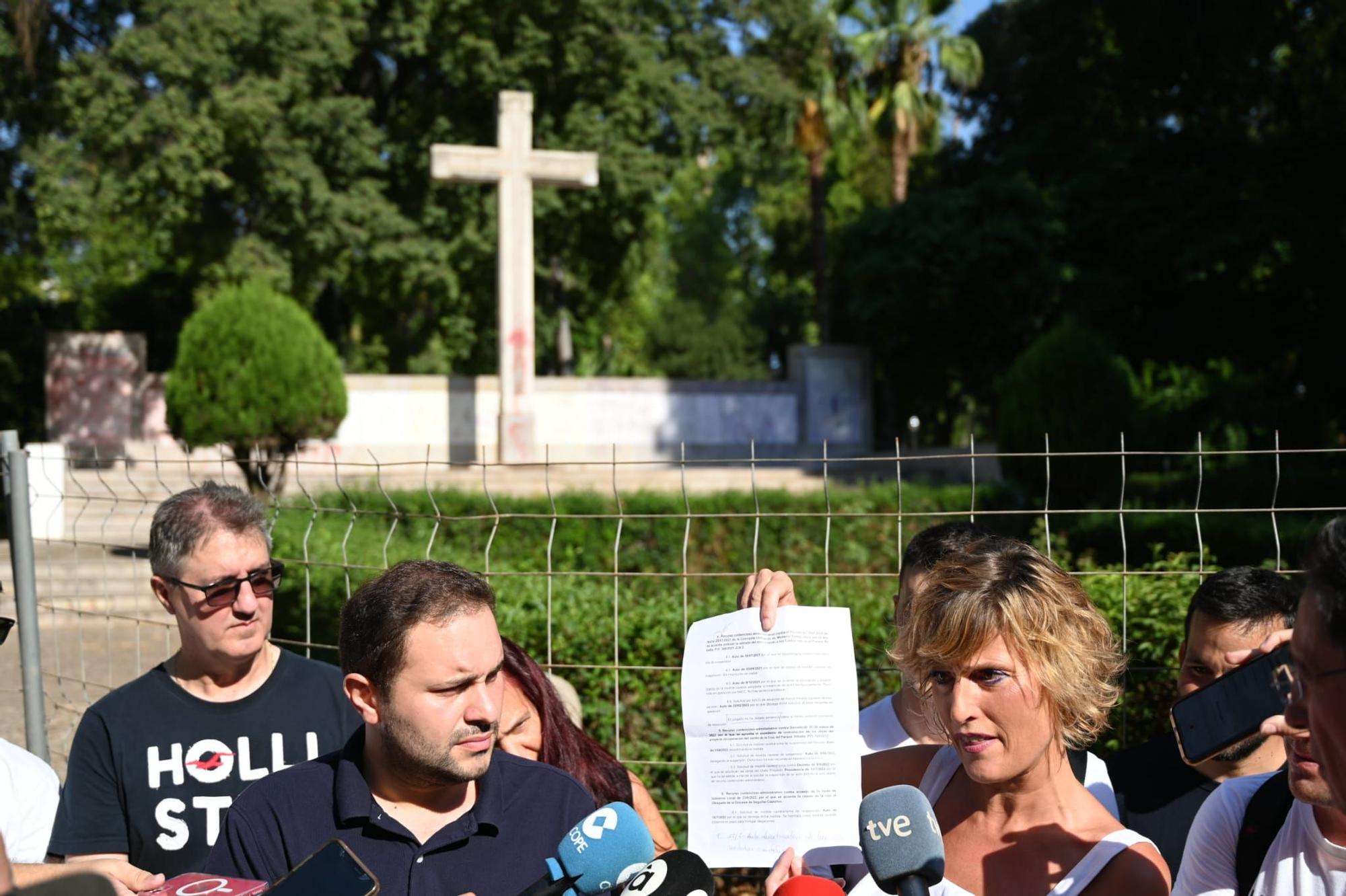 Tensión y concentraciones opuestas frente a la Cruz del Ribalta