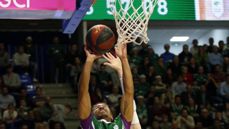 El Unicaja perdió el domingo contra el Baskonia en el Carpena.