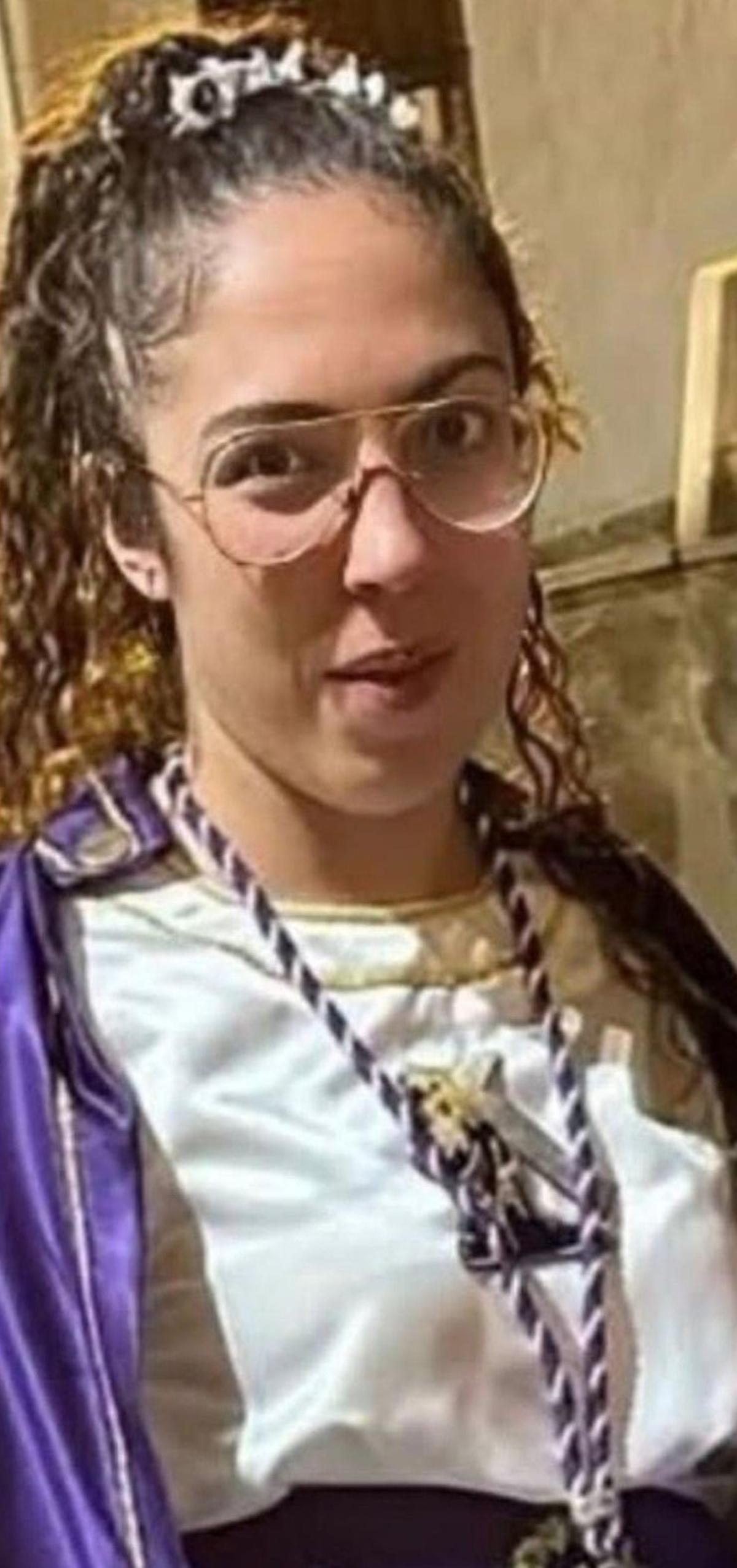Imagen de Bea como cofrade.