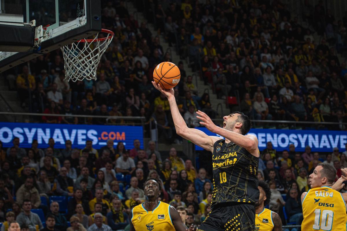 El partido La Laguna Tenerife CB Canarias-CB Gran Canaria, en imágenes