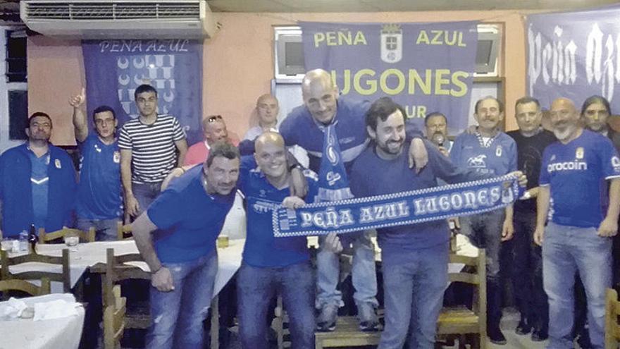 La celebración de la Peña Azul Lugones.