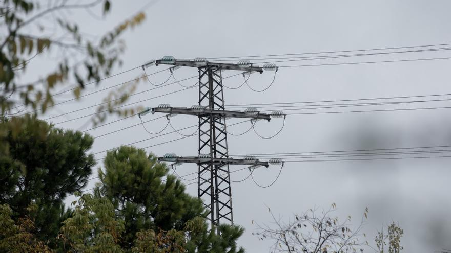 El precio de la luz baja este sábado un 5,5%, hasta los 153,27 euros/MWh