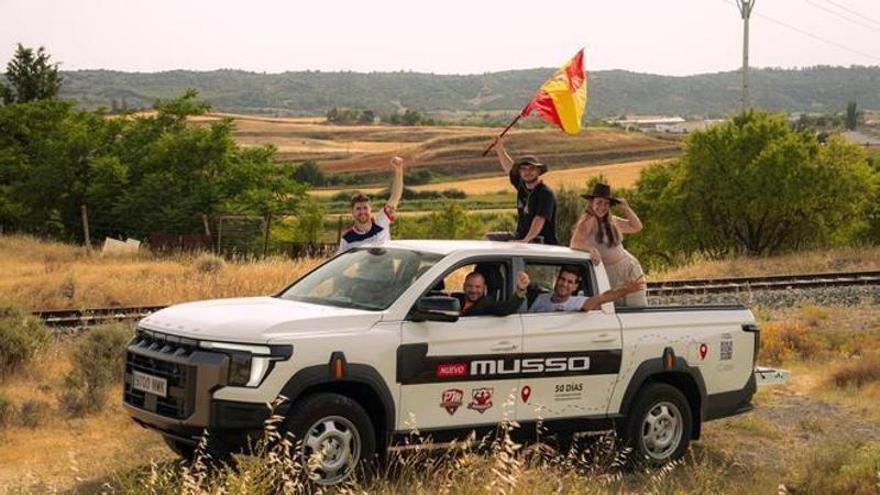 KGM recorre España junto al influencer 'Brosjaca' en apoyo a la lucha contra el cáncer