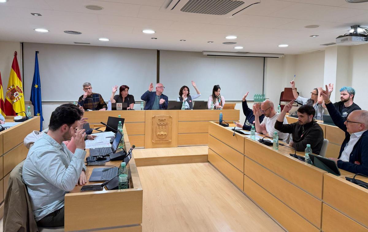 La votación en el último pleno.