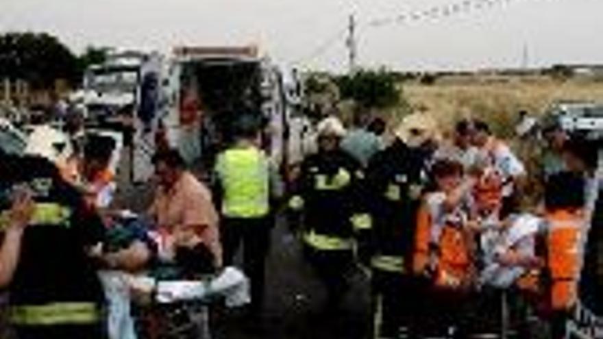 Tres personas mueren y una resulta herida muy grave en dos accidentes