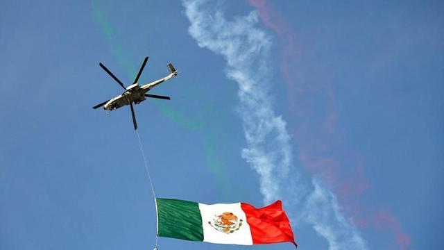 La bandera de Mèxic oneja sobre l’estadi de Guadalajara a Mèxic.
