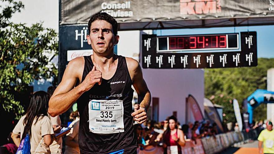 El atleta sordo Dani Planells se hace en Ibiza con los honores de mejor deportista del año en Santa Eulària