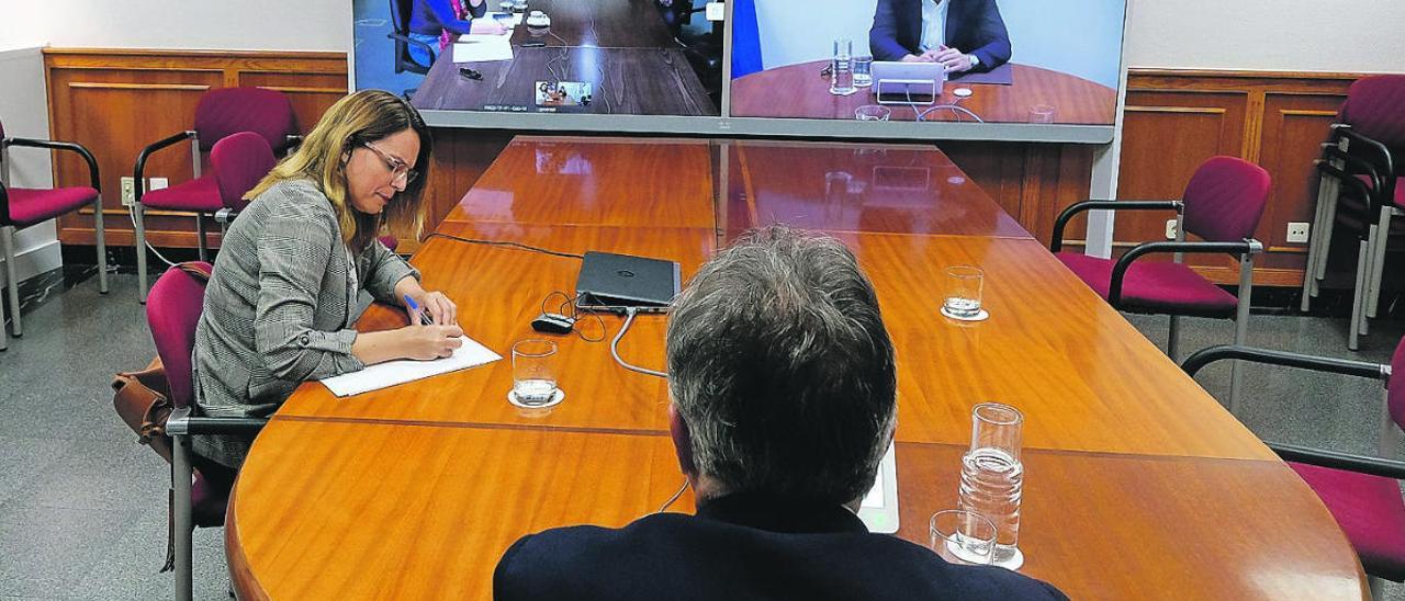 Los ayuntamientos se refuerzan ante el aluvión de solicitudes de ayudas