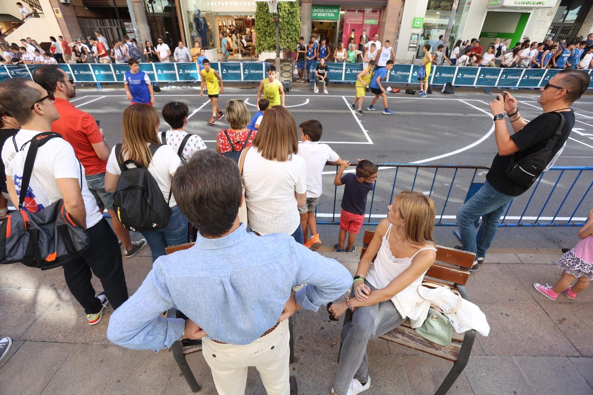 Evento del Torneo de Baloncesto en la avenida Maisonnave