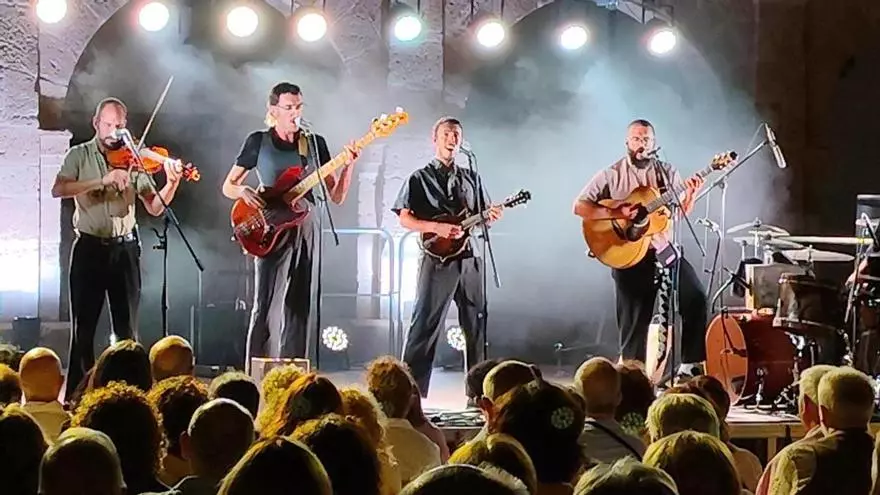 El Nido sonó así en la Plaza Mayor de Benavente