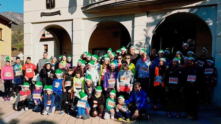 &quot;San Silvestre&quot; coyana solidaria a favor de &quot;Ningún niño sin cenar&quot;