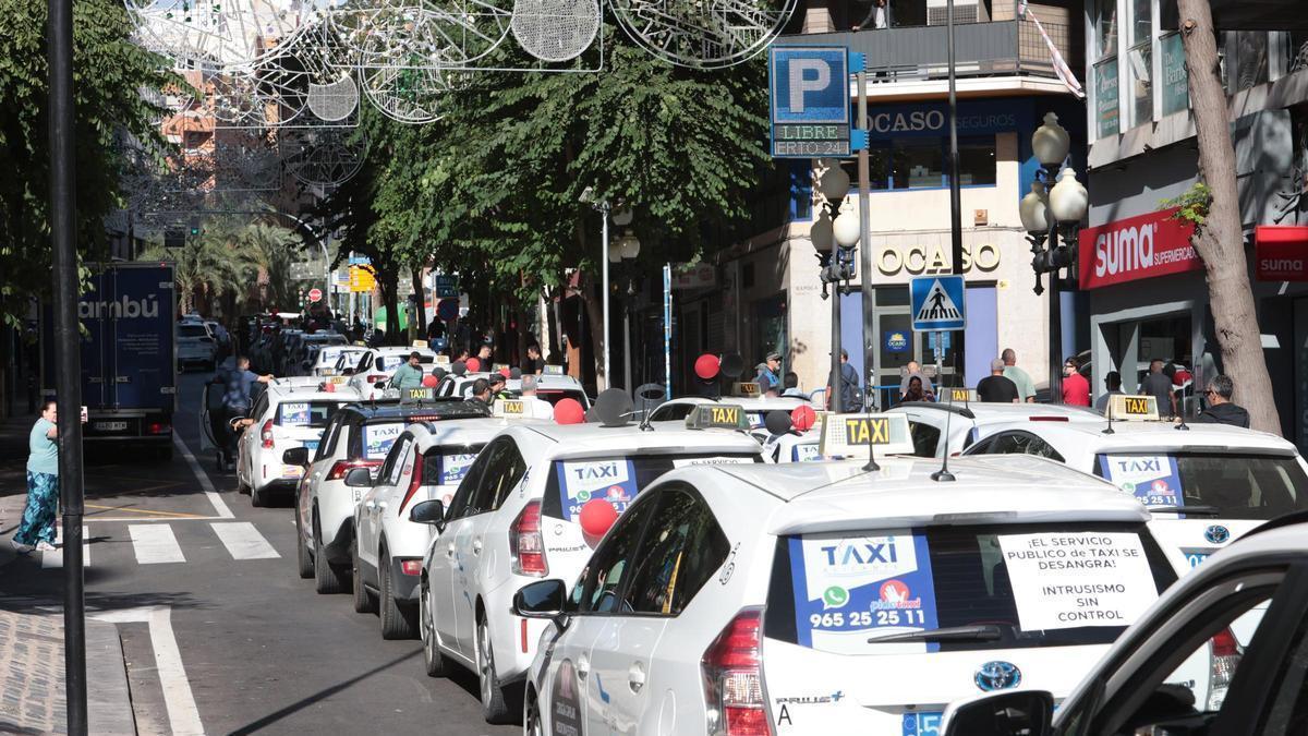 Protesta taxistas pasado noviembre en Alicante.