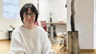 Irene Villarejo, psicóloga a cargo del nuevo espacio municipal dedicado a la juventud de Navia: "La mayoría no son adolescentes difíciles; son adolescentes intentando entenderse"