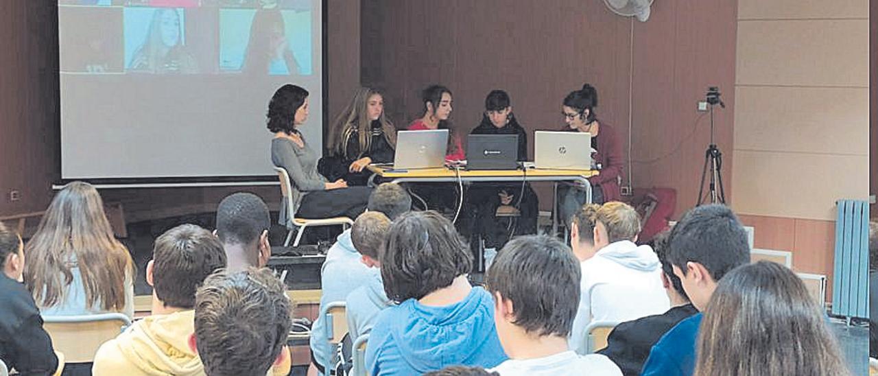 Estudiants valencians i palestins en la trobada online