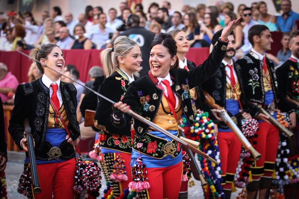 El municipio celebra el día de San Hipólito con los actos de la ofrenda, la presentación de armas y la procesión