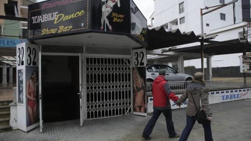 Table-Dance-Lokal an der Playa.