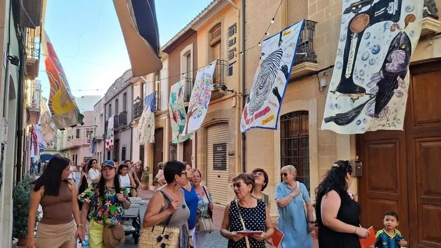Así fue la inauguración de "Art al Vent": belleza y originalidad ondean en las calles de Gata de Gorgos