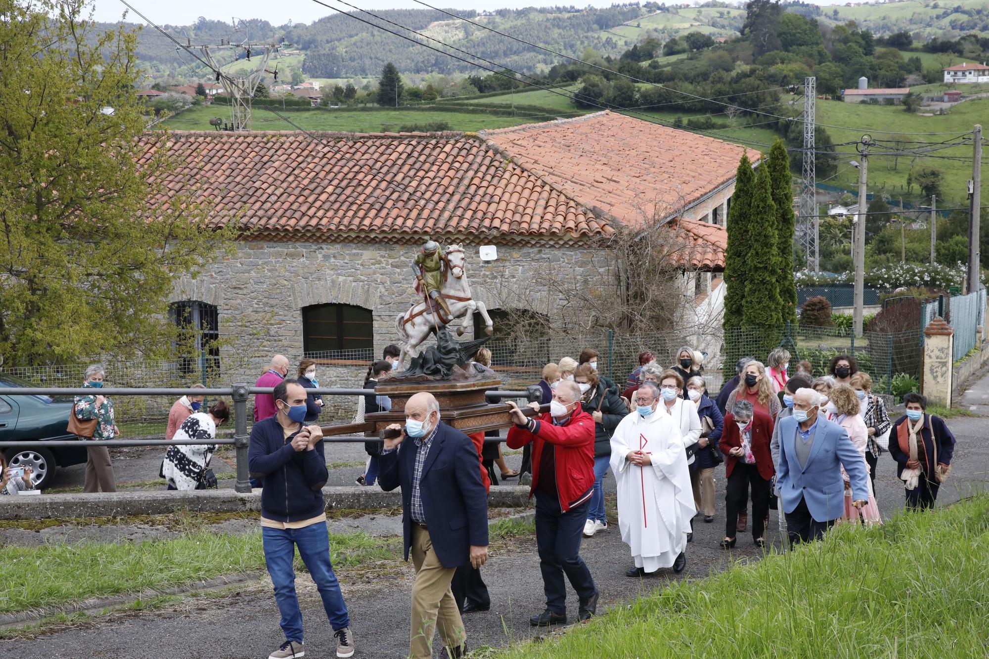 En imágenes: La parroquia de Santurio celebra San Jorge