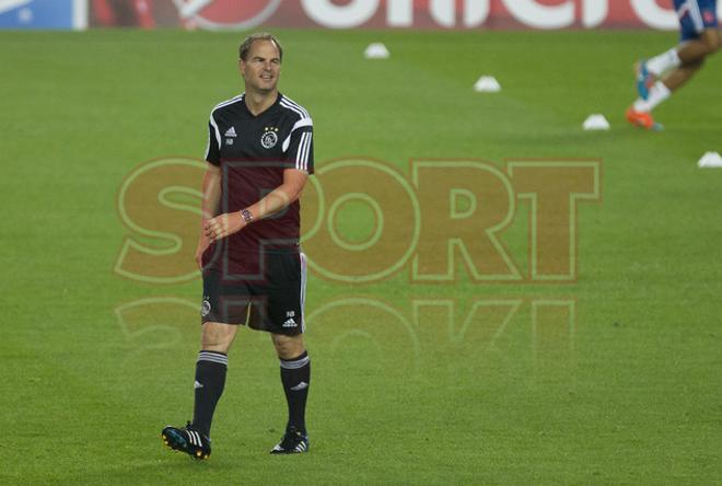 El Ajax prepara el partido en el Camp Nou