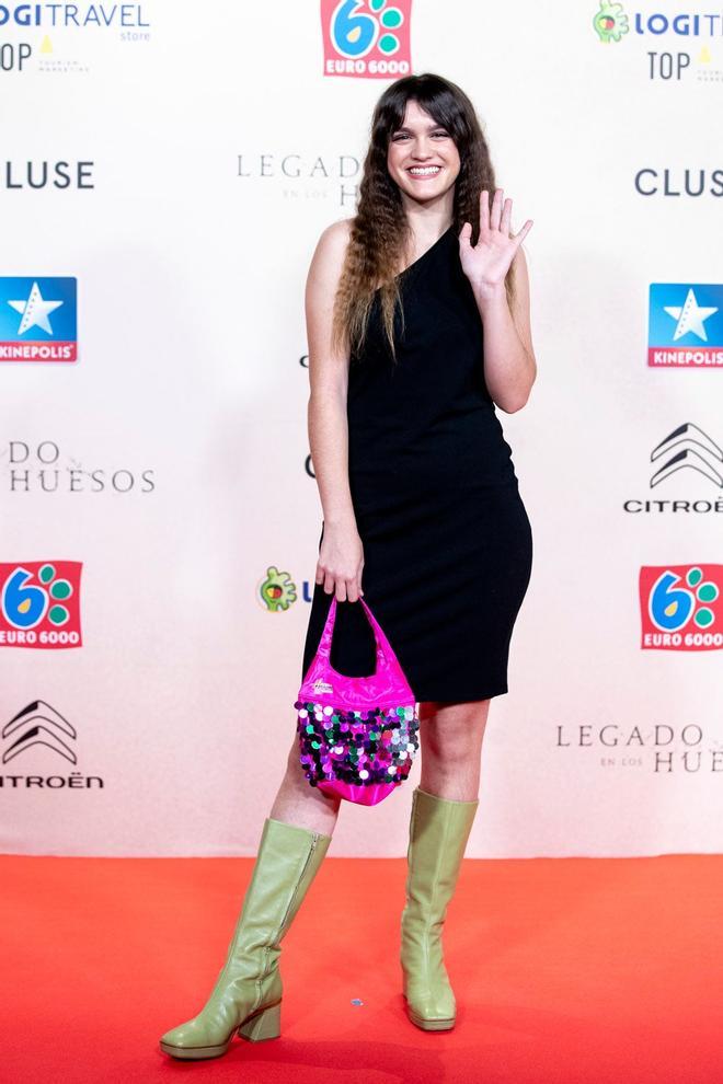 Amaia Romero con look noventero