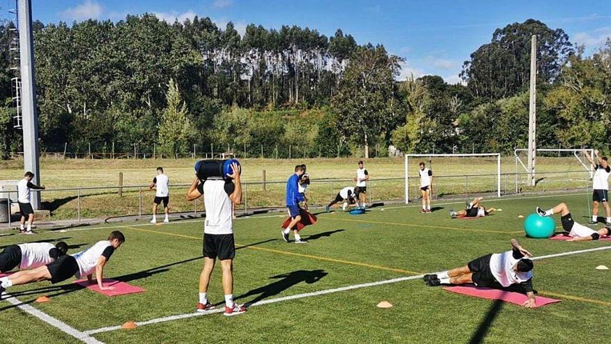 Un entrenamiento de pretemporada del Lealtad.