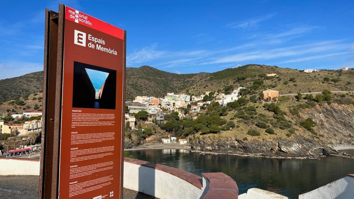 L'espai dedicat al filòsof Walter Benjamin situat a pocs metres de la biblioteca de Portbou.