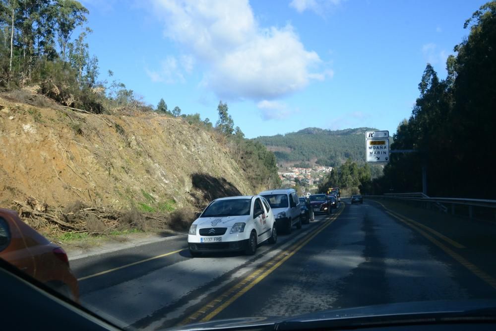 Decenas de conductores atrapados en el corredor