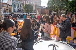 Los emeritenses celebran su tradicional pitarra en honor a Santa Eulalia