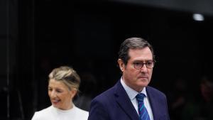 La vicepresidenta segunda y ministra de Trabajo y Economía Social, Yolanda Díaz, y el presidente de la CEOE, Antonio Garamendi. Foto archivo