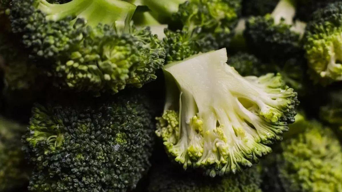 El brócoli cuenta con importantes beneficios para la salud.