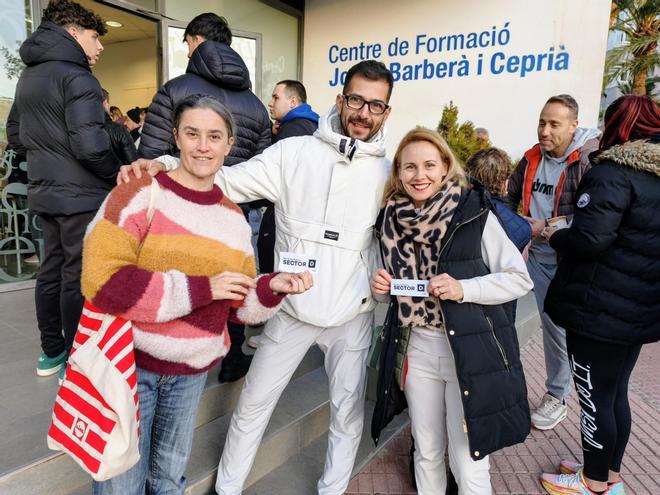 GALERÍA I El multitudinario reparto de sitios para cocinar en las Paellas de Benicàssim en imágenes
