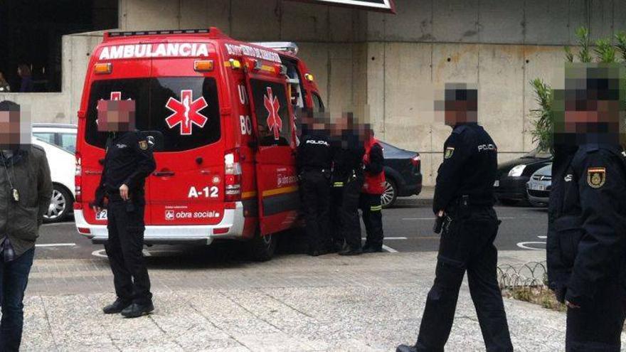 Detenido un hombre que amenazó con quemarse a lo bonzo en Sanidad