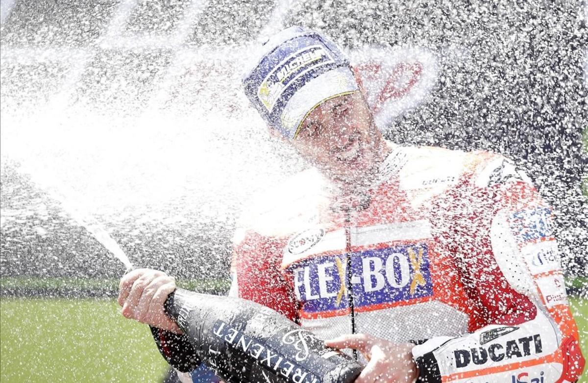 zentauroepp38841762 moto gp rider andrea dovizioso of italy celebrates on the po170611152144