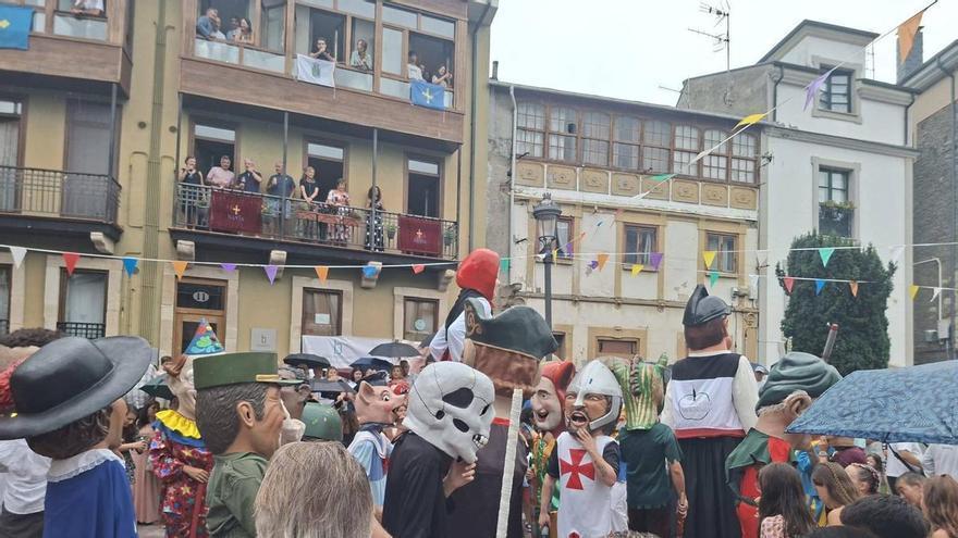 Dos jóvenes heridos graves tras una agresión con una botella rota durante las fiestas de Navia
