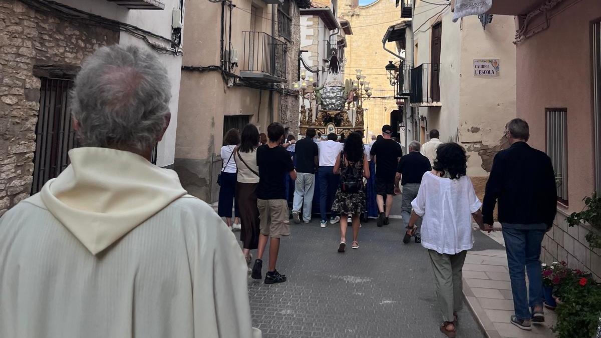 La Comissió de Festes i l’Ajuntament conviden tota la població a participar activament en les celebracions.