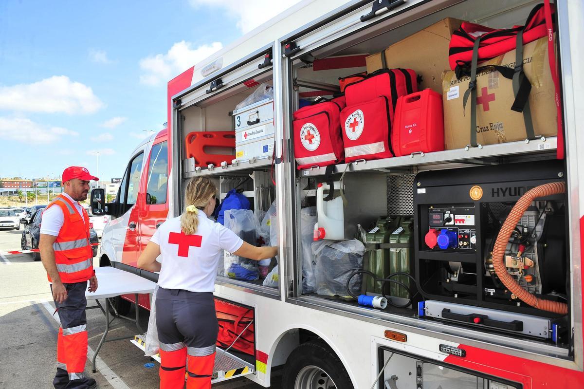 Uno de los vehículos que utiliza Cruz Roja para ofrecer ayuda humanitaria