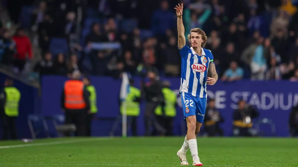 'Batalla' entre Espanyol y Girona por Carlos Romero