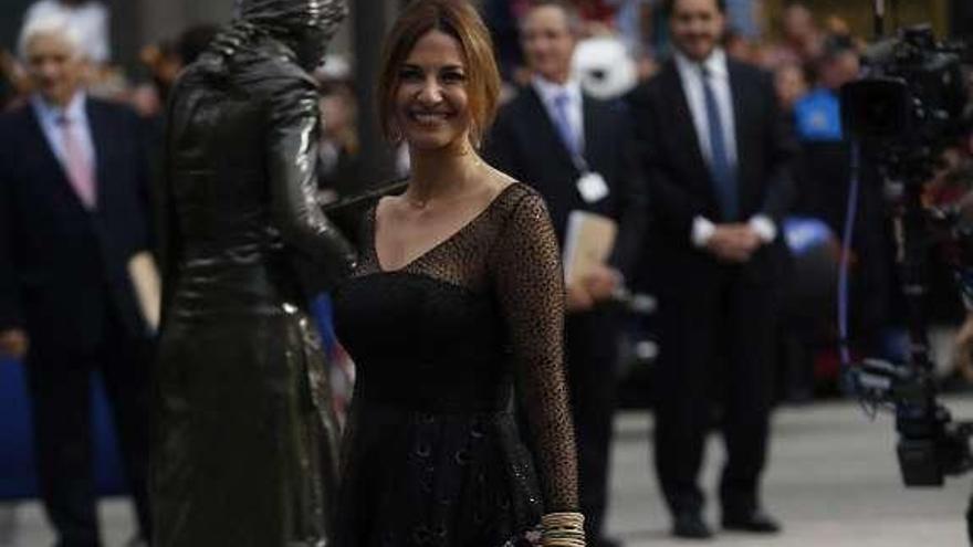 Letizia reina en la alfombra azul