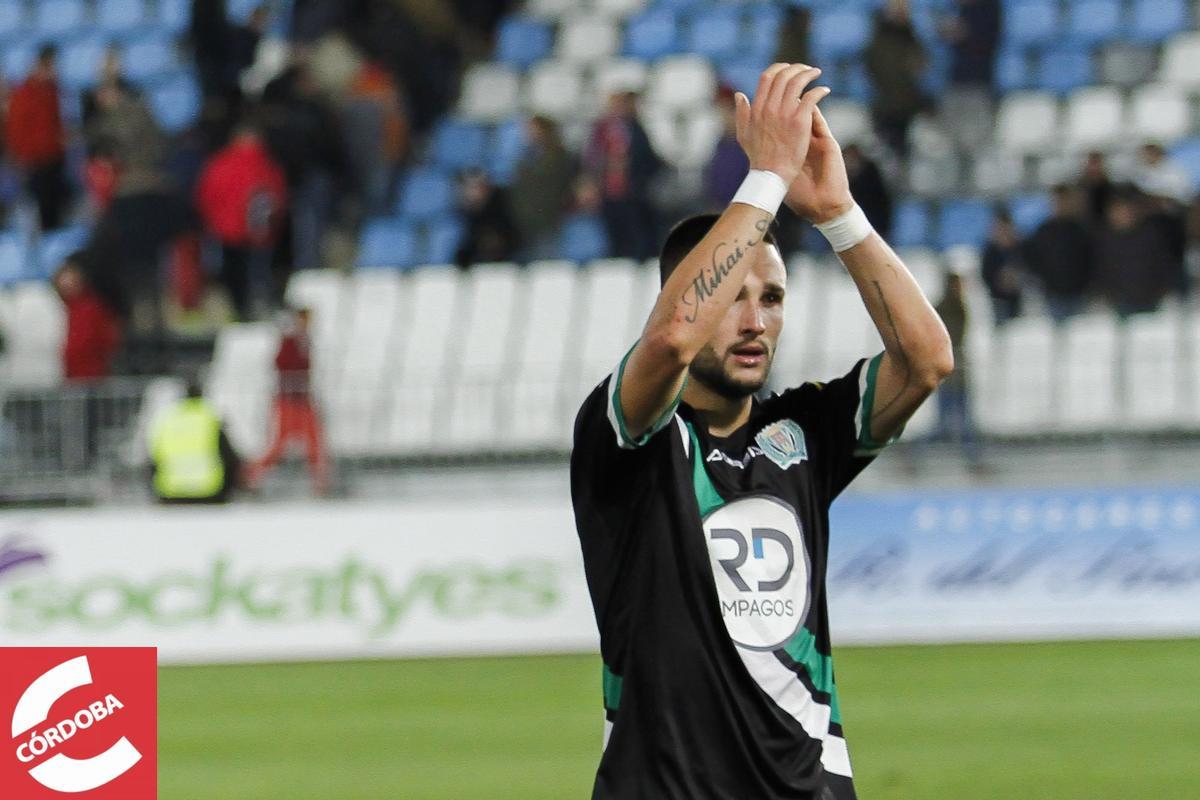 Florin Andone, en Almería, tras el triunfo del Córdoba CF que le aupaba al coliderato en Segunda, hace ahora 10 años.