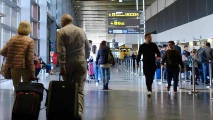Detenido un ciudadano guineano por favorecimiento de la inmigración ilegal en el aeropuerto de Gran Canaria