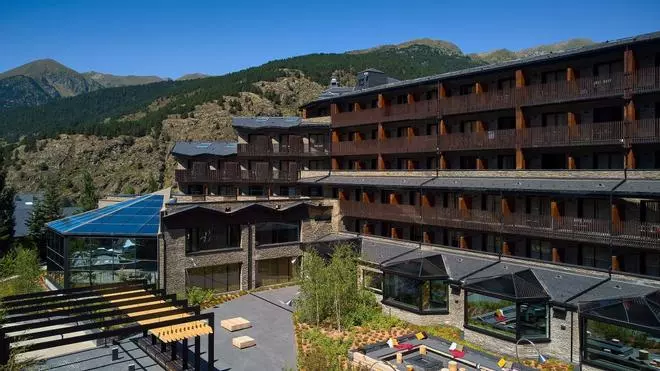 El hotel del corazón de Andorra desde el que podrás cruzar uno de los puentes tibetanos más largos de Europa