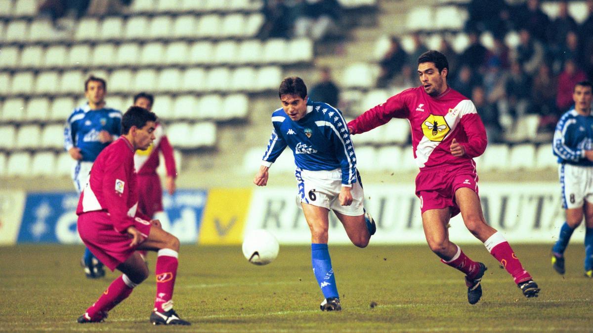 Míchel I (Sánchez) i Míchel II (Carrilero), amb Simeón, en un Lleida-Rayo de Copa del 2000