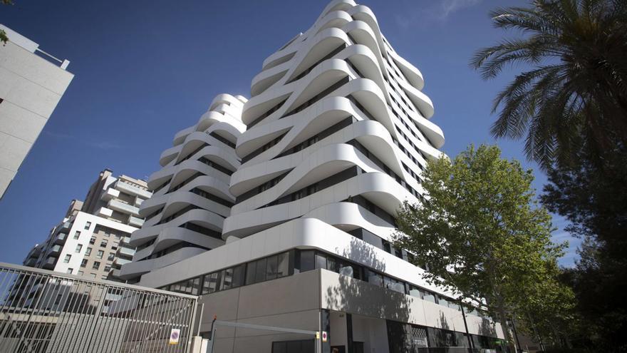 Los nuevos edificios que se construyen en el barrio de Ciudad de las Ciencias (Quatre Carreres) junto al Roig Arena | M.A.MONTESINOS