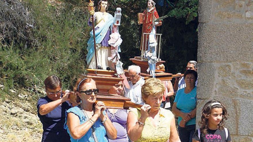 La procesión de San Lourenzo, en Domaio.  // Carmen Giménez