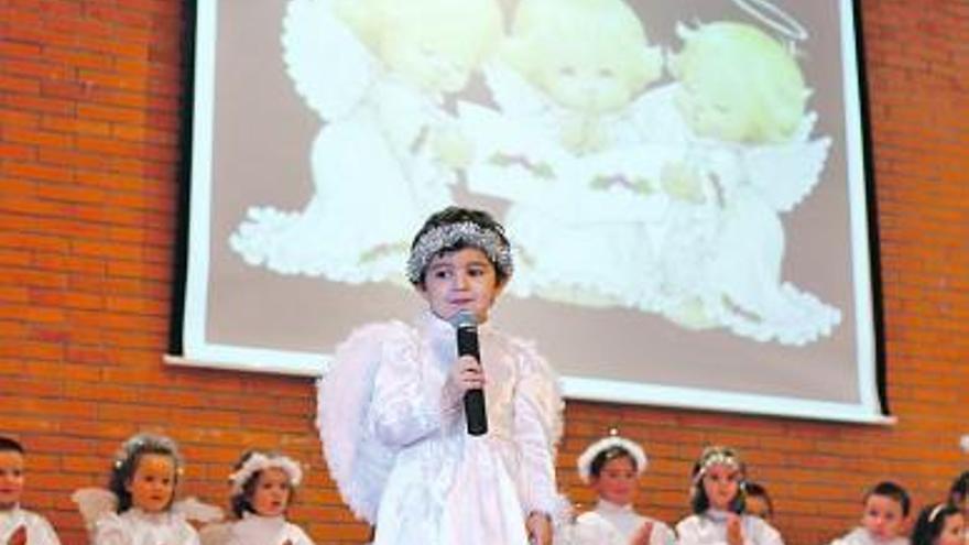 Los niños de Infantil del Colegio de las Dominicas protagonizan un festival navideño