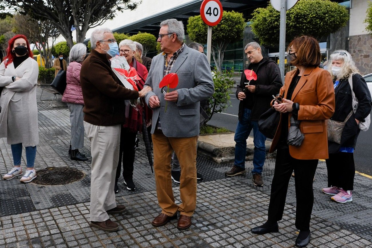 Ofrenda floral ante el busto de Felo Monzón por el 112 aniversario de su nacimiento