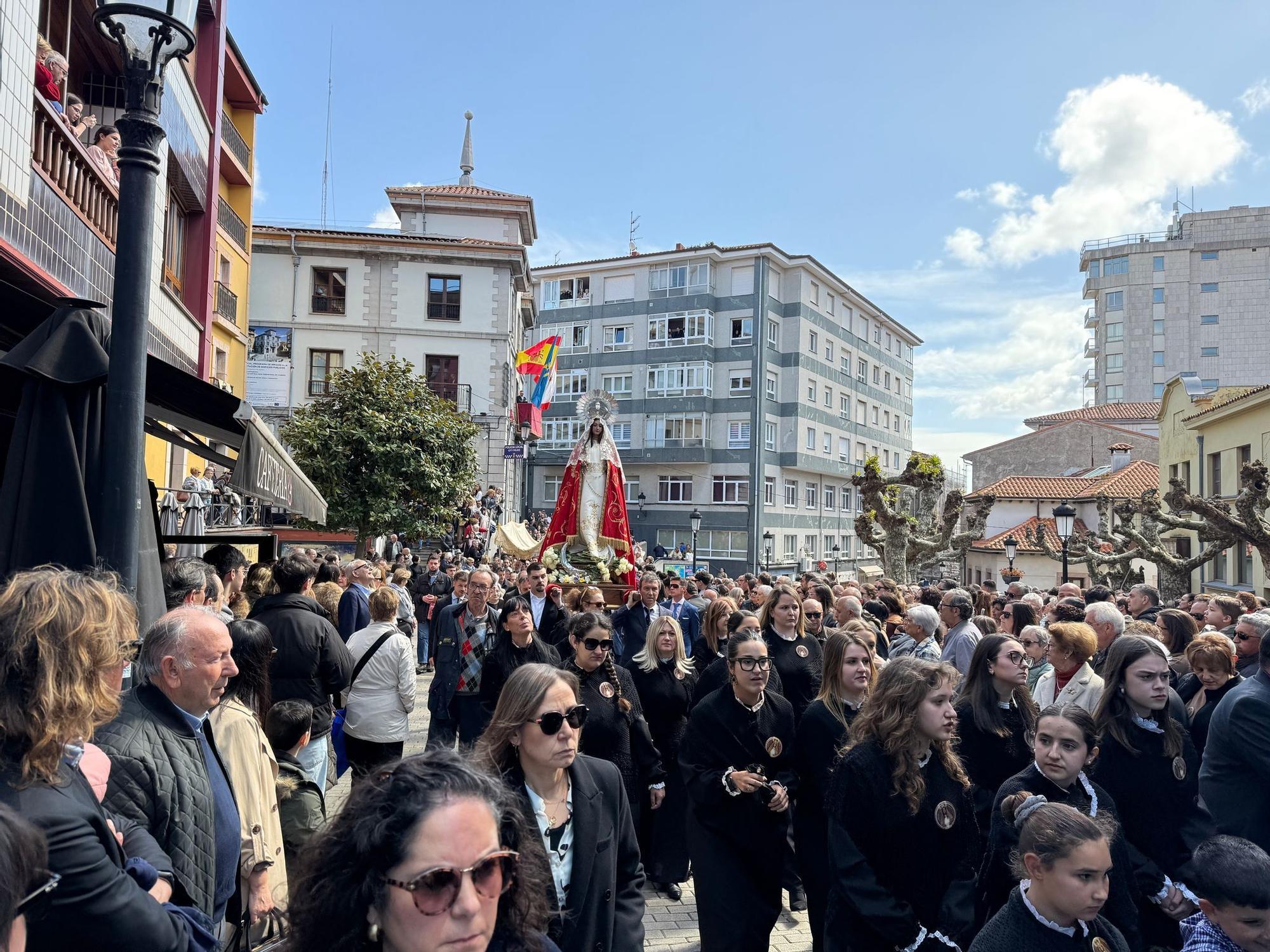 Así vivió Candas el cierre de su Semana Santa con la Procesion del Encuentro