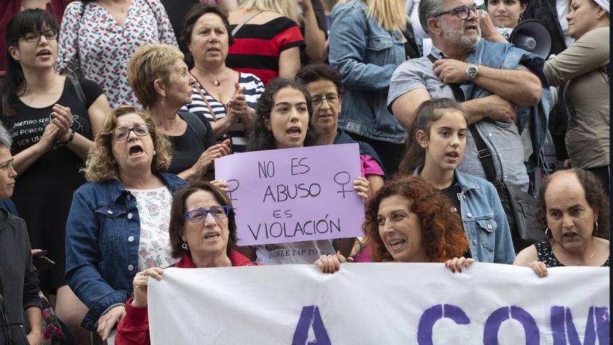 En un pub, en un bar, en la calle y en el Cunqueiro: cuatro presuntos agresores sexuales al banquillo