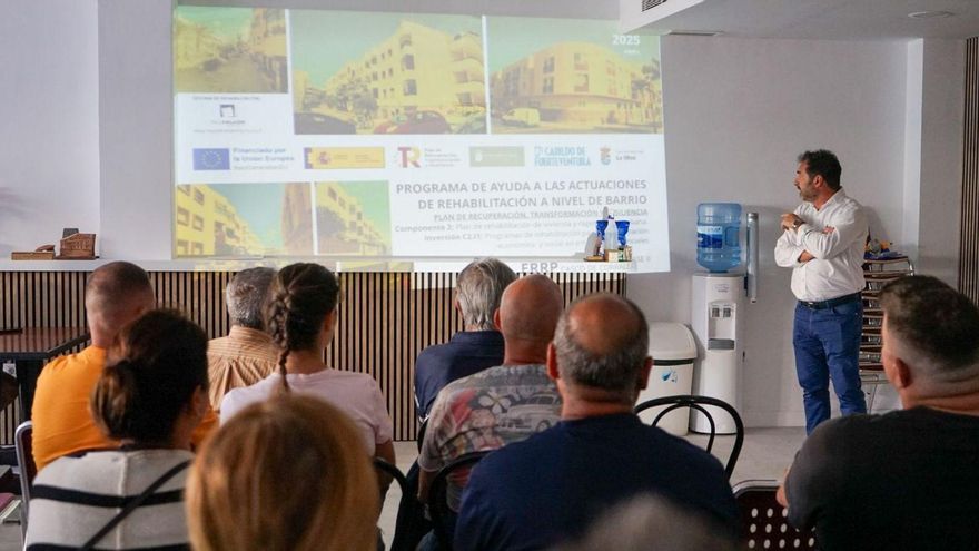 Rehabilitación de 262 viviendas, 62 locales y 17 edificios en Corralejo