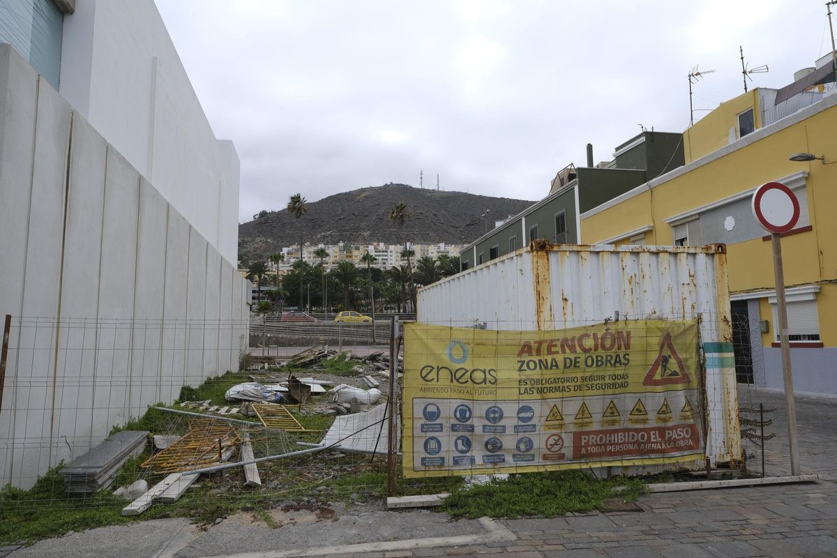 Estado en el que se encuentra la obra, con el nombre de la empresa responsable.
